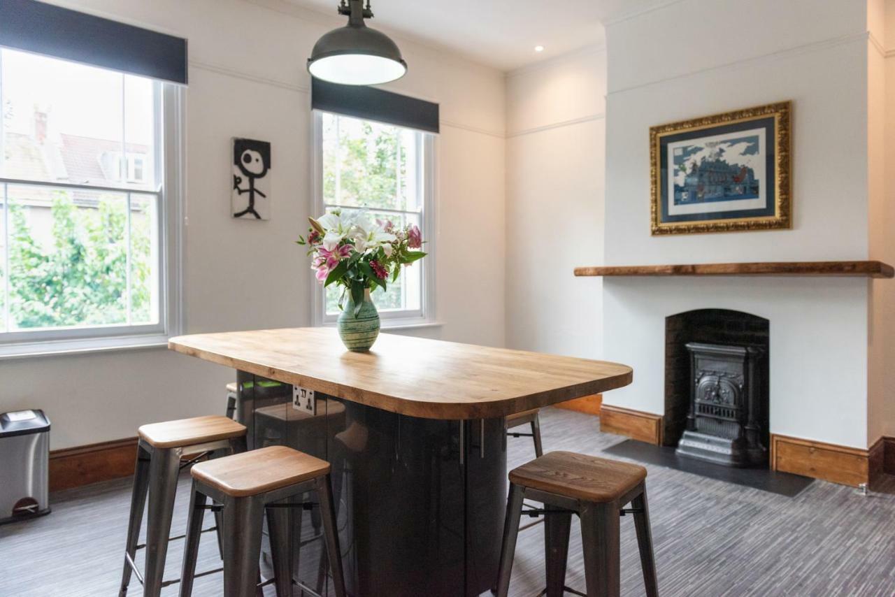 Hotel 144 Lower Cheltenham Place Bristol Esterno foto